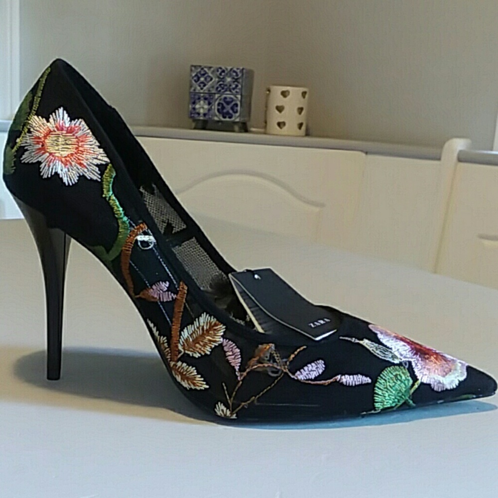 ☆💋NWT Zara Trafaluc heels - Picture 1 of 7